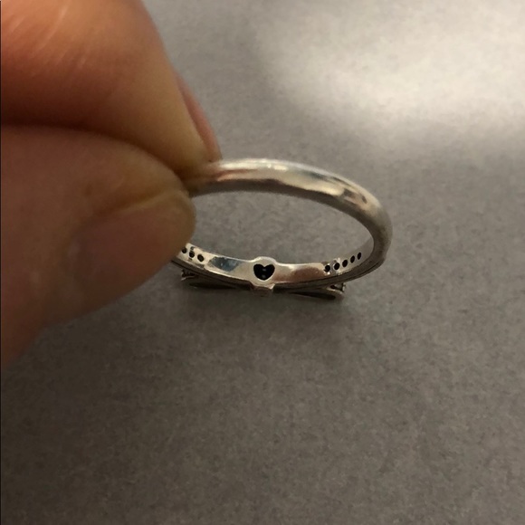 EUC authentic Pandora bow ring - Picture 6 of 6